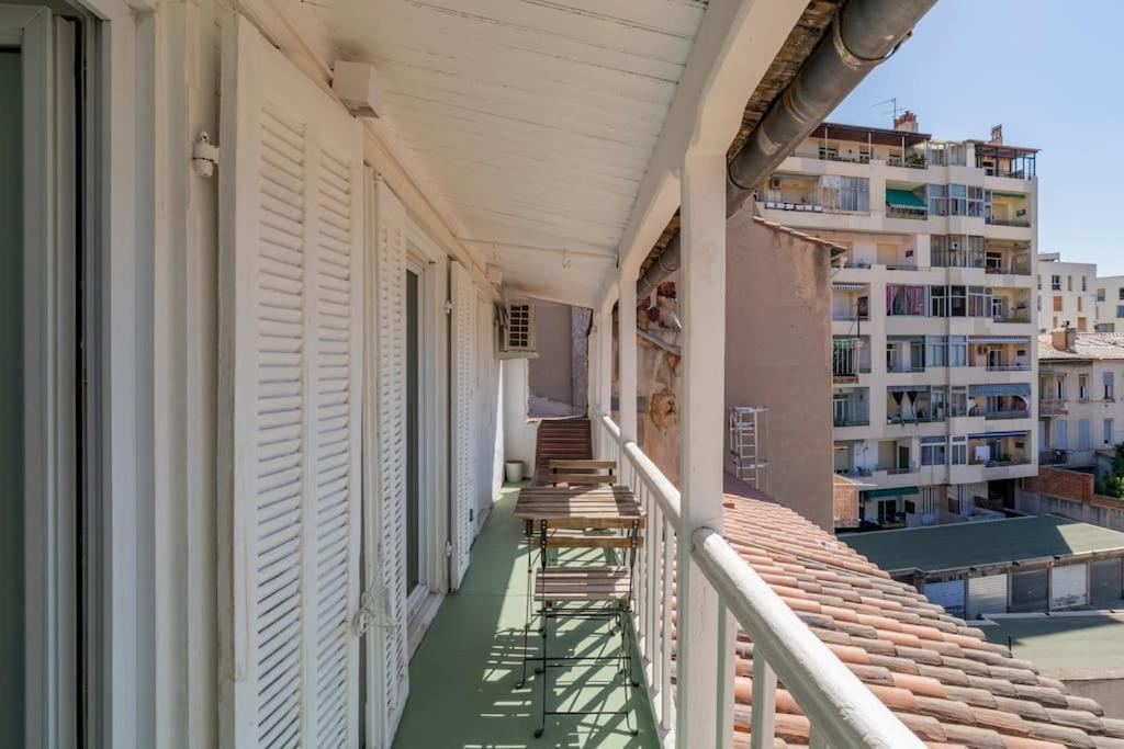 Un Balcon En Ville, 4 Pers Renove * Marseilles
